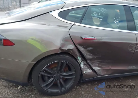 2015 Tesla Model S 70D/85D/P85D z USA, uszkodzony, nr VIN 5YJSA1E27FF111998